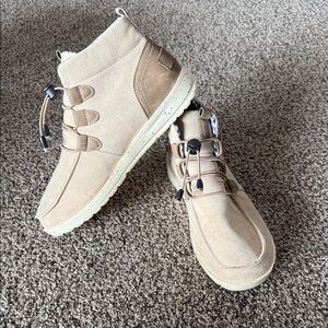 Women’s Tan Suede Ankle Boots - CUTE